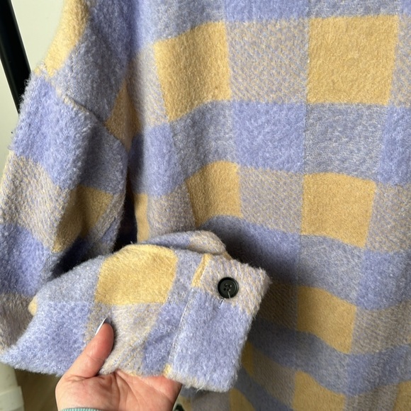 New Sunday Up Lavender Purple and Cream Fuzzy Button Up Shacket Size Large - Picture 6 of 8
